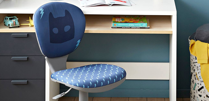chaise de bureau enfant bleue avec superhéro pour garcon