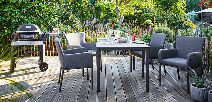Ensemble table et chaises de jardin moderne gris et tissu