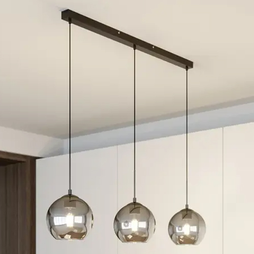 3 lampes suspendues transparentes