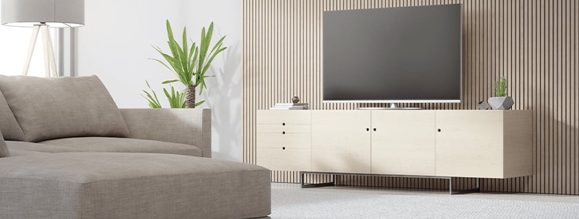 canapé gris, meuble tv bois clair grande télé