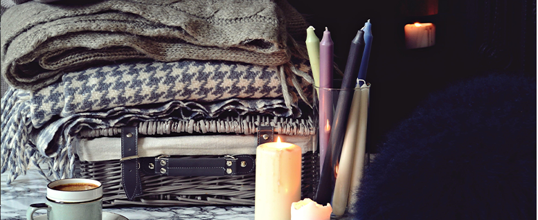 bougies dans un salon effet romantique