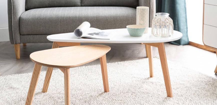 Table basse gigogne scandinave pour le séjour en bois blanc et couleur naturelle